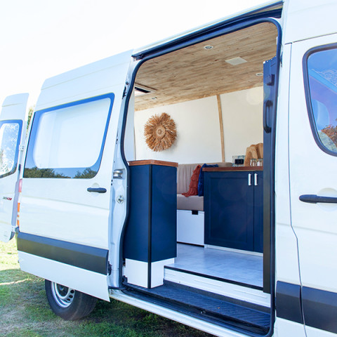 Camper pioneer camper zakelijk stealth camper (1)
