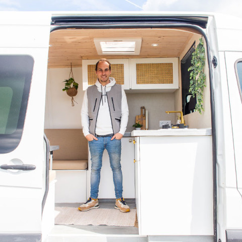 Camper pioneer portfolio volkswagen crafter offgrid