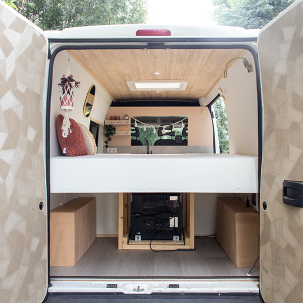 Deelcamper op maat gemaakt peugeot boxer l2h2 camper pioneer 2